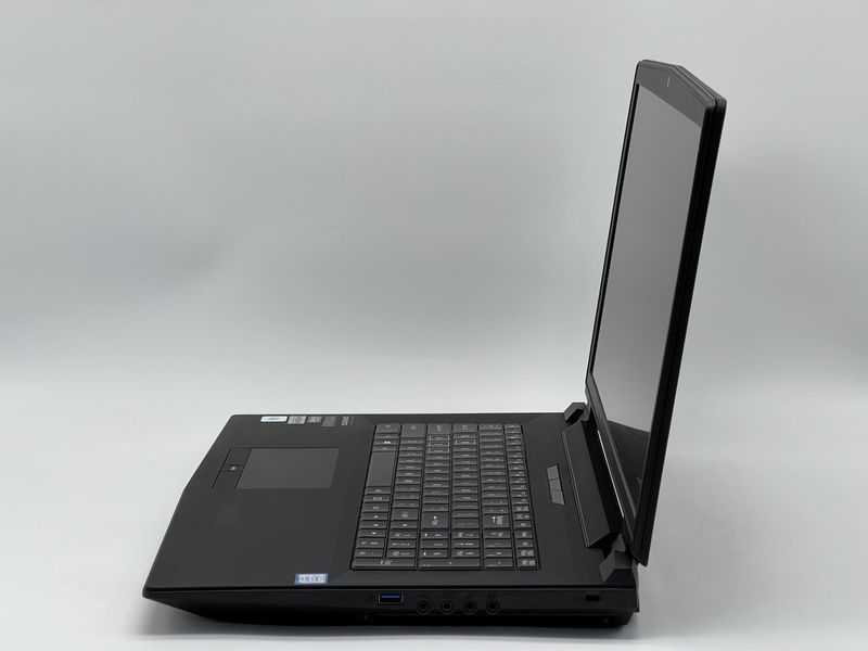 Ноутбук Sager X95 P770DM / 17 IPS 60Гц 1920x1080 / i7-6700K / RAM 16 GB / SSD 120 GB / HDD 1000 GB / NVIDIA GeForce GTX 980M / Клас A- / БУ SGRX95P770DMI798012016IAM фото від Pixel
