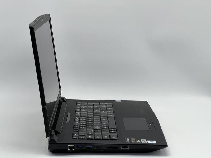 Ноутбук Sager X95 P770DM / 17 IPS 60Гц 1920x1080 / i7-6700K / RAM 16 GB / SSD 120 GB / HDD 1000 GB / NVIDIA GeForce GTX 980M / Клас A- / БУ SGRX95P770DMI798012016IAM фото від Pixel