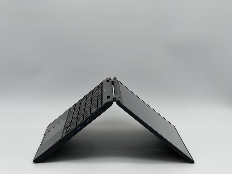 Ноутбук Lenovo 300e 2-in-1 Chromebook / 11 IPS 60Гц 1366x768 Touch / AMD A4-9120C / RAM 4 GB / SSD 32 GB / AMD Radeon R4 Graphics / Клас A- / БУ LNV3002N1CHRMBKA324IAM фото від Pixel