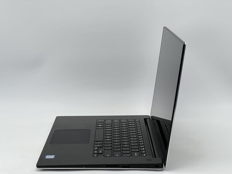 Ноутбук Dell XPS 15 9560 / 15 IPS 60Гц 3840x2160 Touch / i7-7700HQ / RAM 16 GB / SSD 480 GB / NVIDIA GeForce GTX 1050 / Клас A- / БУ DLLXPS159560I7105048016IAM фото від Pixel