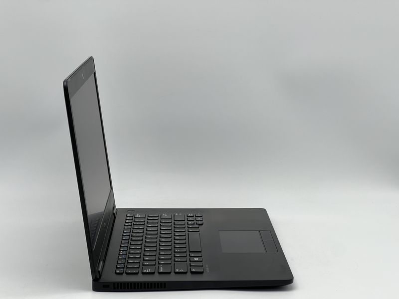 Ноутбук Dell Latitude E7470 / 14 TN 60Гц 1366x768 / i5-6300U / RAM 8 GB / SSD 120 GB / Intel HD Graphics 520 / Клас B / БУ DLLLTTD7470I51208TB фото від Pixel