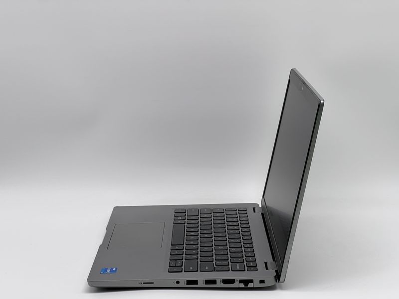 Ноутбук Dell Latitude 5420 / 14 TN 60Гц 1366x768 / i5-1145G7 / RAM 16 GB / SSD 240 GB / Intel Iris Xe Graphics / Клас B / БУ DLLLTTD5420I524016TB фото від Pixel