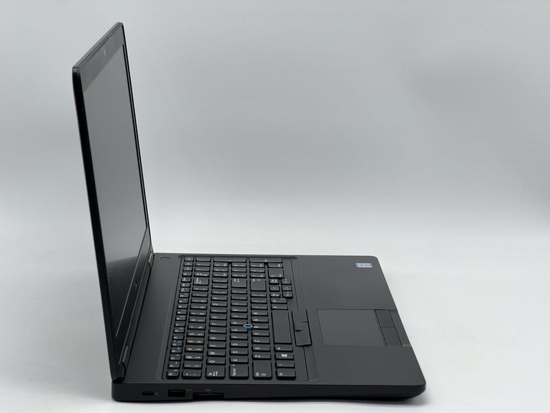 Ноутбук Dell Latitude 5590 / 15 TN 60Гц 1366x768 / i5-7300U / RAM 8 GB / SSD 120 GB / Intel HD Graphics 620 / Клас A- / БУ DLLLTTD5590I51208TAM фото від Pixel