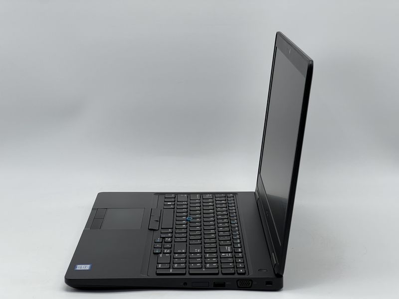 Ноутбук Dell Latitude 5590 / 15 TN 60Гц 1366x768 / i5-7300U / RAM 8 GB / SSD 120 GB / Intel HD Graphics 620 / Клас A- / БУ DLLLTTD5590I51208TAM фото від Pixel