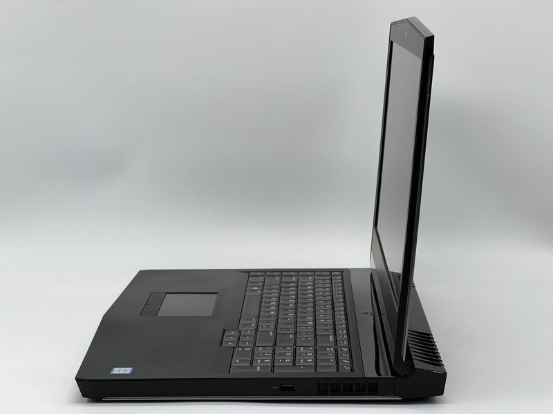 Ноутбук Dell Alienware 17 R4 / 17 TN 120Гц 2560x1440 / i7-6820HK / RAM 16 GB / SSD 240 GB / HDD 1000 GB / NVIDIA GeForce GTX 1080 / Клас A- / БУ DLLLNWR17R4I7108024016TAM фото від Pixel