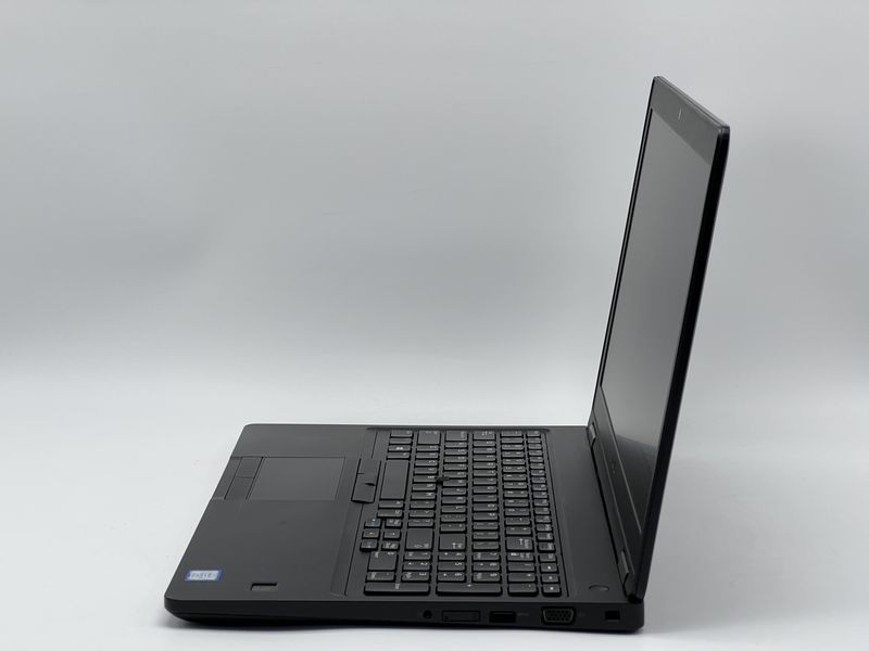 Ноутбук Dell Latitude 5590 / 15 TN 60Гц 1366x768 / i5-7300U / RAM 16 GB / SSD 240 GB / Intel HD Graphics 620 / Клас B / БУ DLLLTTD5590I524016TB фото від Pixel