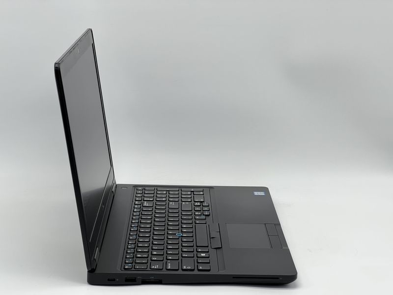 Ноутбук Dell Latitude 5590 / 15 IPS 60Гц 1920x1080 / i5-8350U / RAM 16 GB / SSD 240 GB / Intel UHD Graphics 620 / Клас A- / БУ DLLLTTD5590I524016IAM фото від Pixel