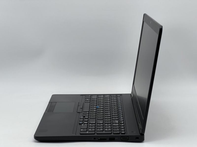 Ноутбук Dell Latitude 5590 / 15 TN 60Гц 1366x768 / i5-7300U / RAM 8 GB / SSD 120 GB / Intel HD Graphics 620 / Клас B / БУ DLLLTTD5590I51208TB фото від Pixel