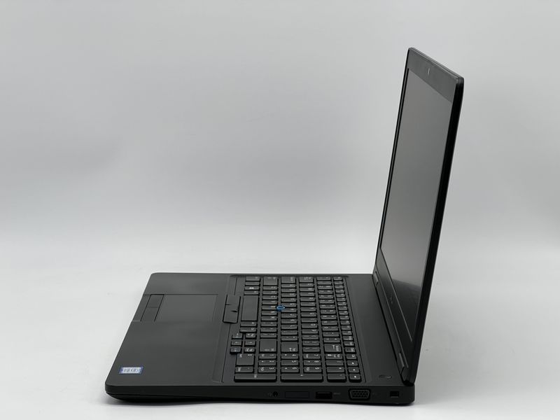 Ноутбук Dell Latitude 5590 / 15 TN 60Гц 1366x768 / i5-7300U / RAM 8 GB / SSD 120 GB / Intel HD Graphics 620 / Клас B / БУ DLLLTTD5590I51208TB фото від Pixel