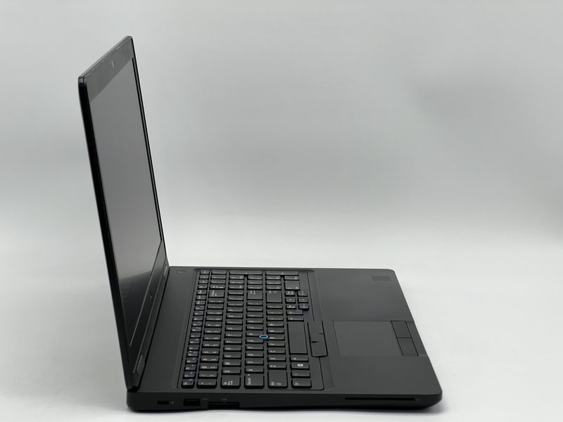 Ноутбук Dell Latitude 5590 / 15 TN 60Гц 1366x768 / i5-7300U / RAM 8 GB / SSD 120 GB / Intel HD Graphics 620 / Клас B / БУ DLLLTTD5590I51208TB фото від Pixel