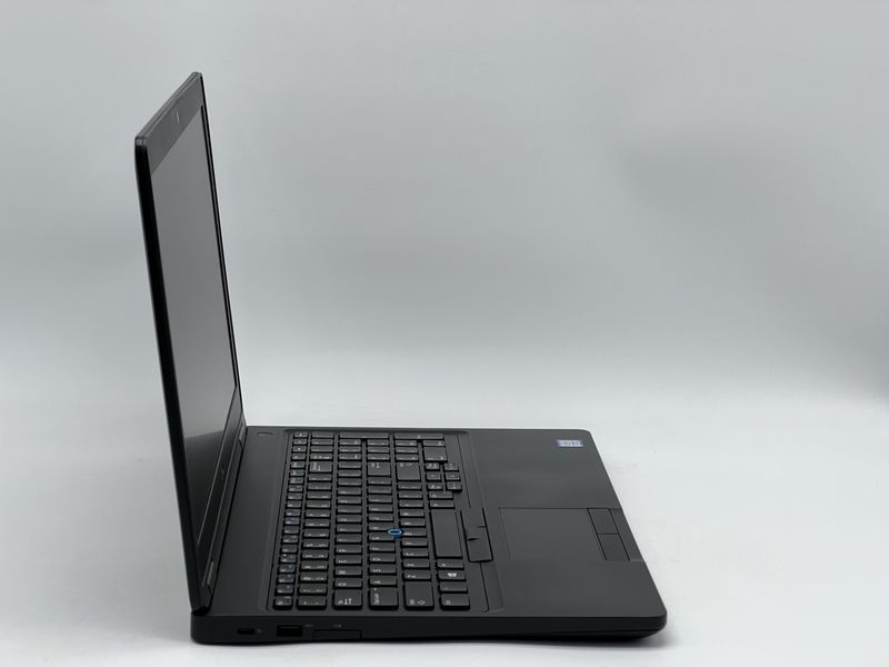 Ноутбук Dell Latitude 5590 / 15 TN 60Гц 1366x768 / i5-7300U / RAM 8 GB / SSD 120 GB / Intel HD Graphics 620 / Клас B / БУ DLLLTTD5590I51208TB фото від Pixel