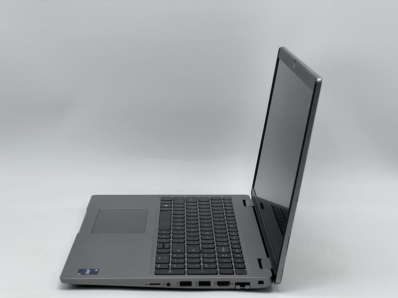 Ноутбук Dell Latitude 5530 / 15 IPS 60Гц 1920x1080 / Intel Core i7-1270P / RAM 16 GB / SSD 240 GB / Intel Iris Xe Graphics / Клас A- / БУ DLLLTTD5530I24016IAM фото від Pixel
