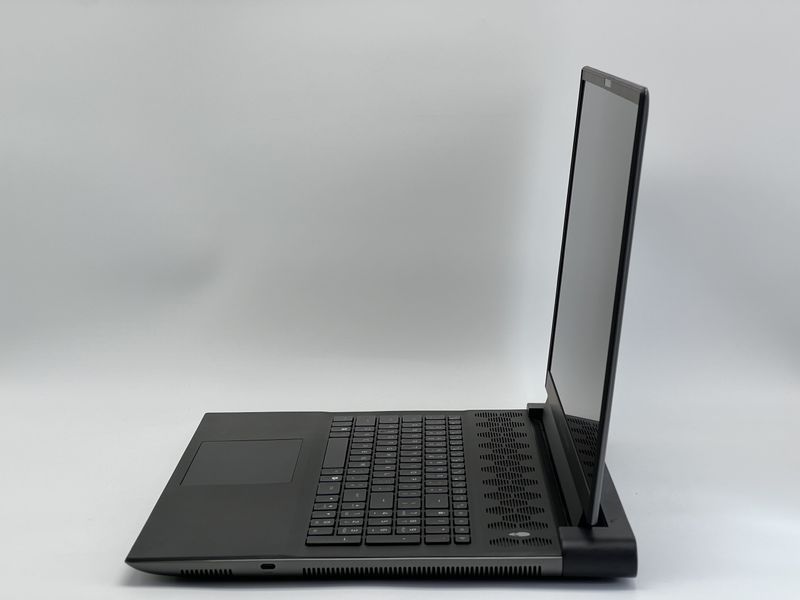 Ноутбук Dell Alienware m18 r1 / 18 IPS 480Гц 1920x1200 / i7-13700HX / RAM 32 GB / SSD 2048 GB / NVIDIA GeForce RTX 4070 / Клас A- / БУ DLLLNWRM18R1I740702048IAM фото від Pixel