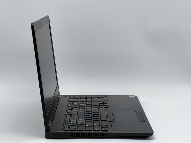 Ноутбук Dell Latitude E5570 / 15 TN 60Гц 1366x768 / i3-6100U / RAM 16 GB / SSD 240 GB / Intel HD 520 / Клас A- / БУ DLLLTTD5570I324016TAM фото від Pixel
