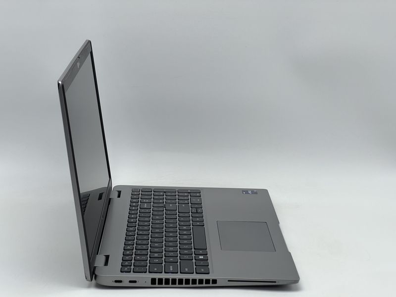 Ноутбук Dell Latitude 5540 / 15 IPS 60Гц 1920x1080 / i5-1345U / RAM 16 GB / SSD 240 GB / Intel Iris Xe Graphics / Клас B / БУ DLLLTTD5540I524016IB фото від Pixel