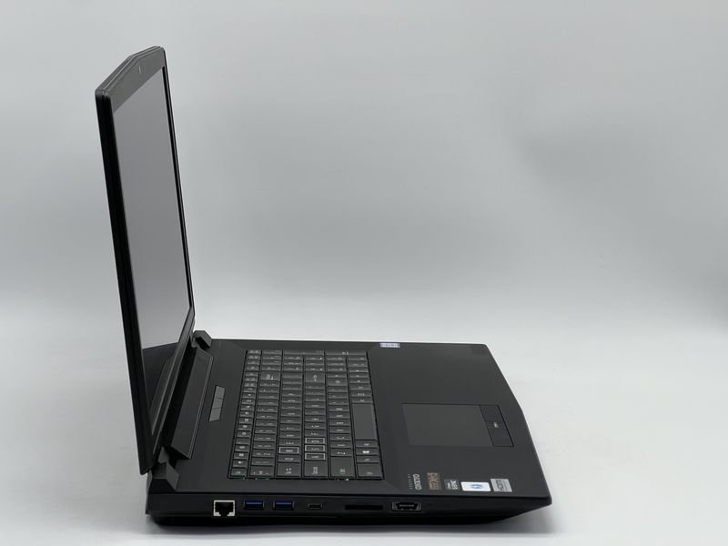 Ноутбук Sager X95 P770DM / 17 IPS 60Гц 1920x1080 / i7-6700K / RAM 16 GB / SSD 512 GB / NVIDIA GeForce GTX 980M / Клас A- / БУ SGRX95P770DMI798016IAM фото від Pixel