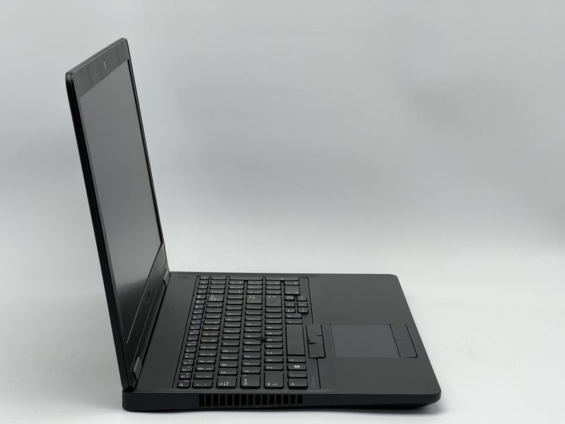 Ноутбук Dell Latitude E5570 / 15 IPS 60Гц 1920x1080 / i7-6600U / RAM 8 GB / SSD 120 GB / AMD Radeon R7 M360 / Клас A- / БУ DLLLTTD5570I773601208IAM фото від Pixel