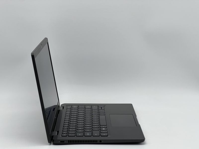 Ноутбук Dell Latitude 7330 / 13 IPS 1920x1080 / i7-1265U / RAM 16 GB / SSD 240 GB / Intel Iris Xe Graphics / Клас B / БУ DLLLTTD7330I724016IB фото від Pixel